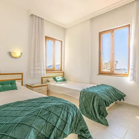 3 Bedroom Villa With Large Pool Area And Top Floor Panoramic Views